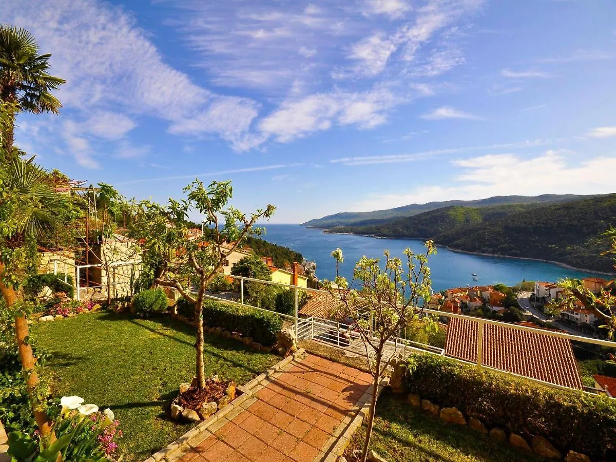 Apartments Paliska Rabac Guest house
