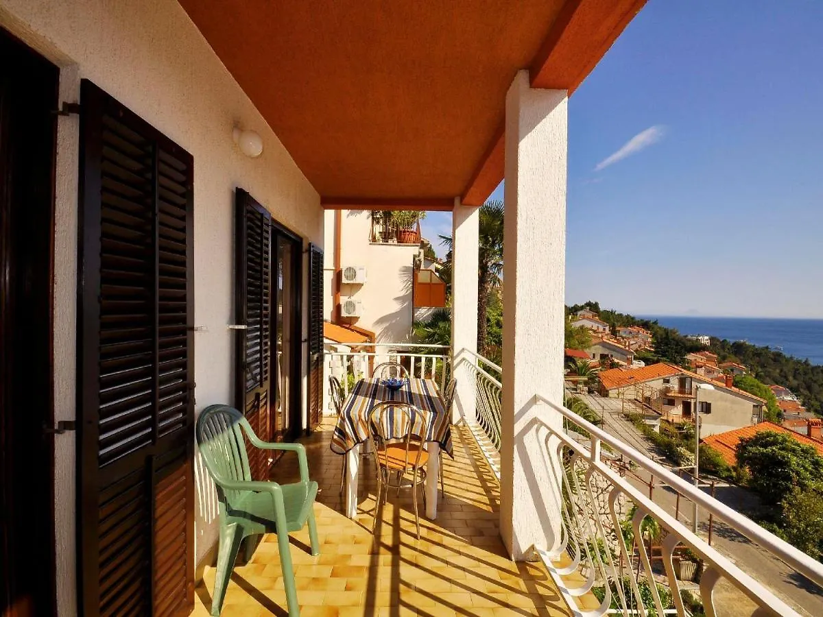 Apartments Paliska Rabac 3*,